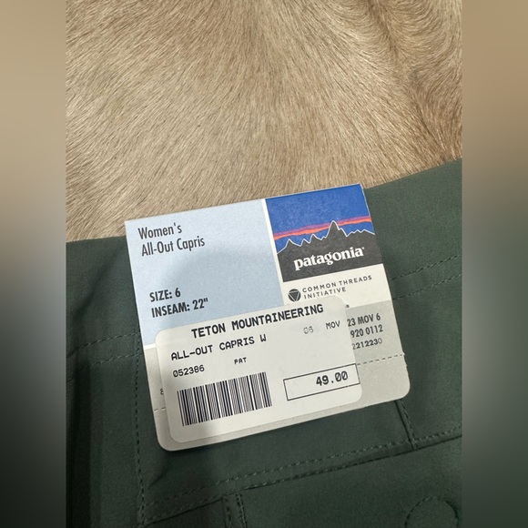 Patagonia All Out Capri Women's Sz 6 Olive Green Hiking Outdoor Stretch NWT - Picture 3 of 5